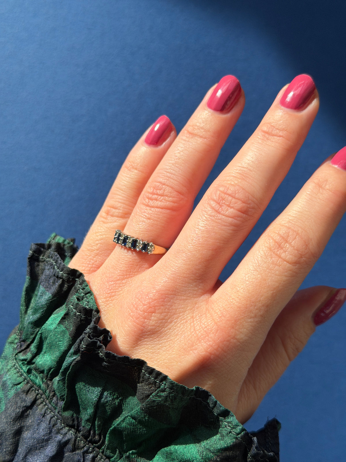 9ct sapphire & diamond row ring