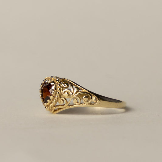 9ct garnet heart ring