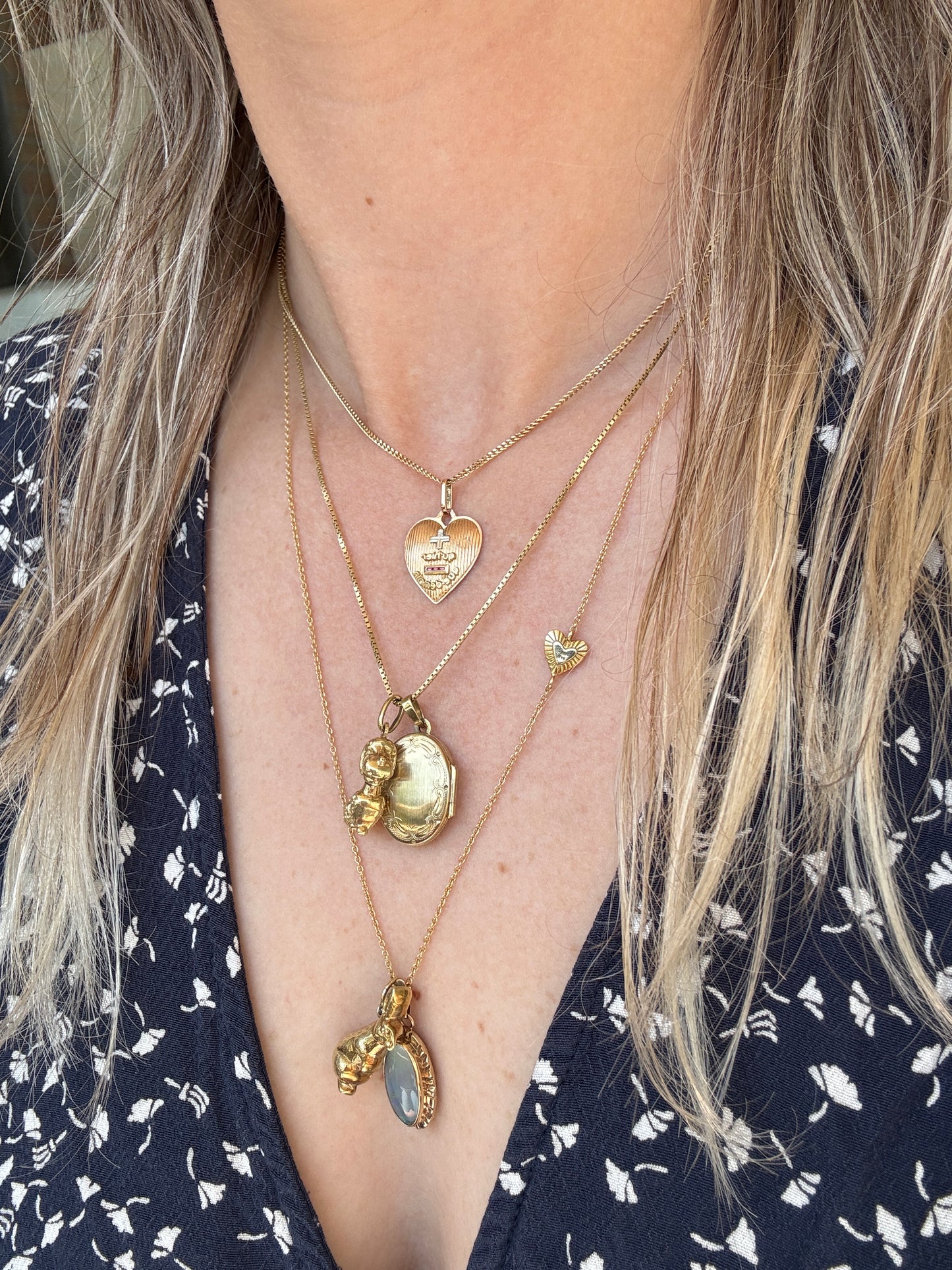 18 carat Augis love pendant