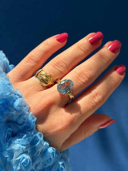 9ct blue topaz solitaire