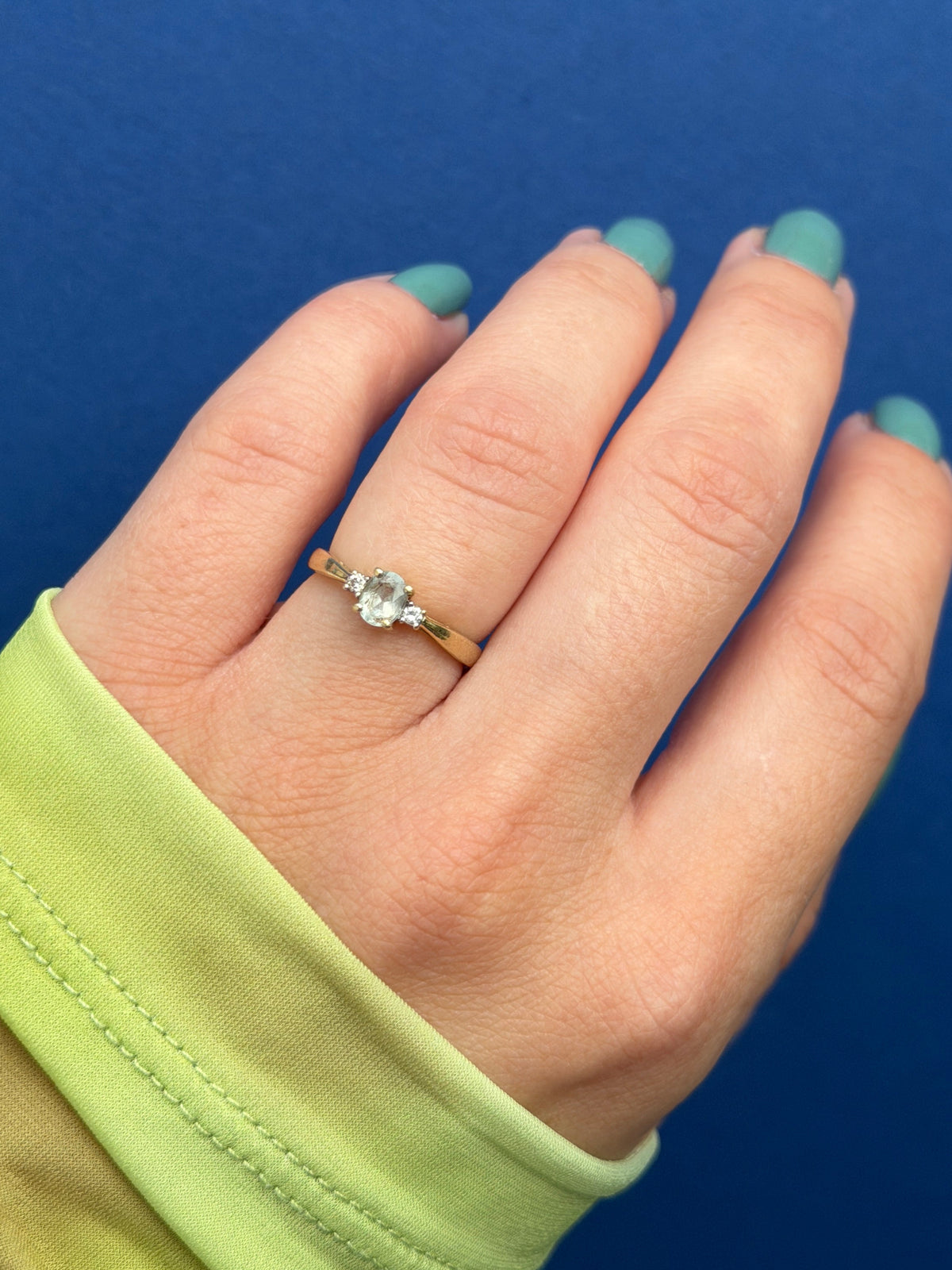 9ct topaz & diamond solitaire
