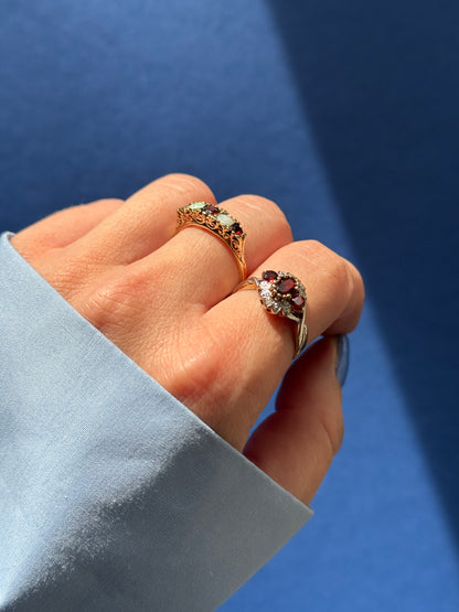 9ct garnet & diamond ring
