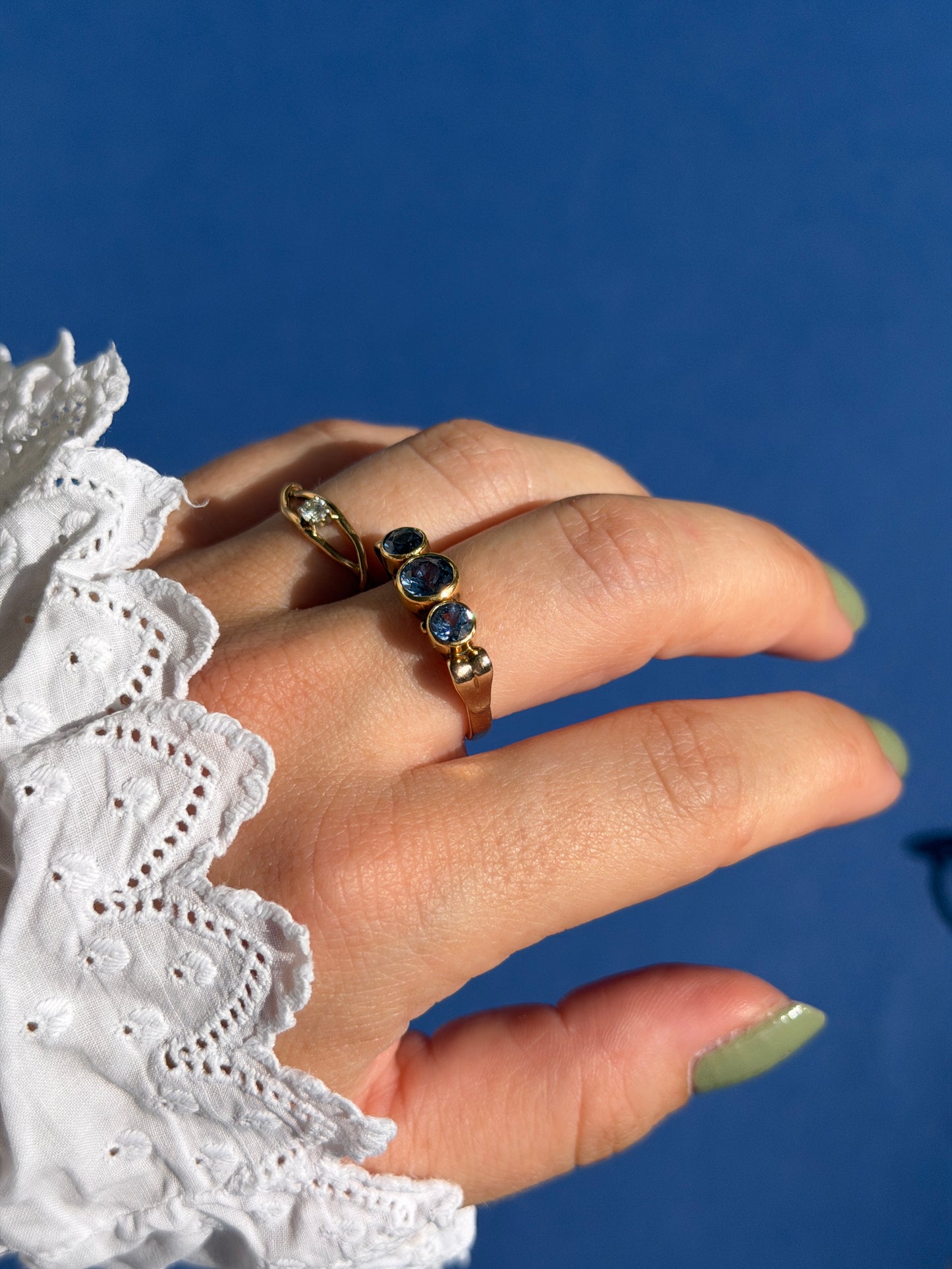 10ct spinel trilogy ring