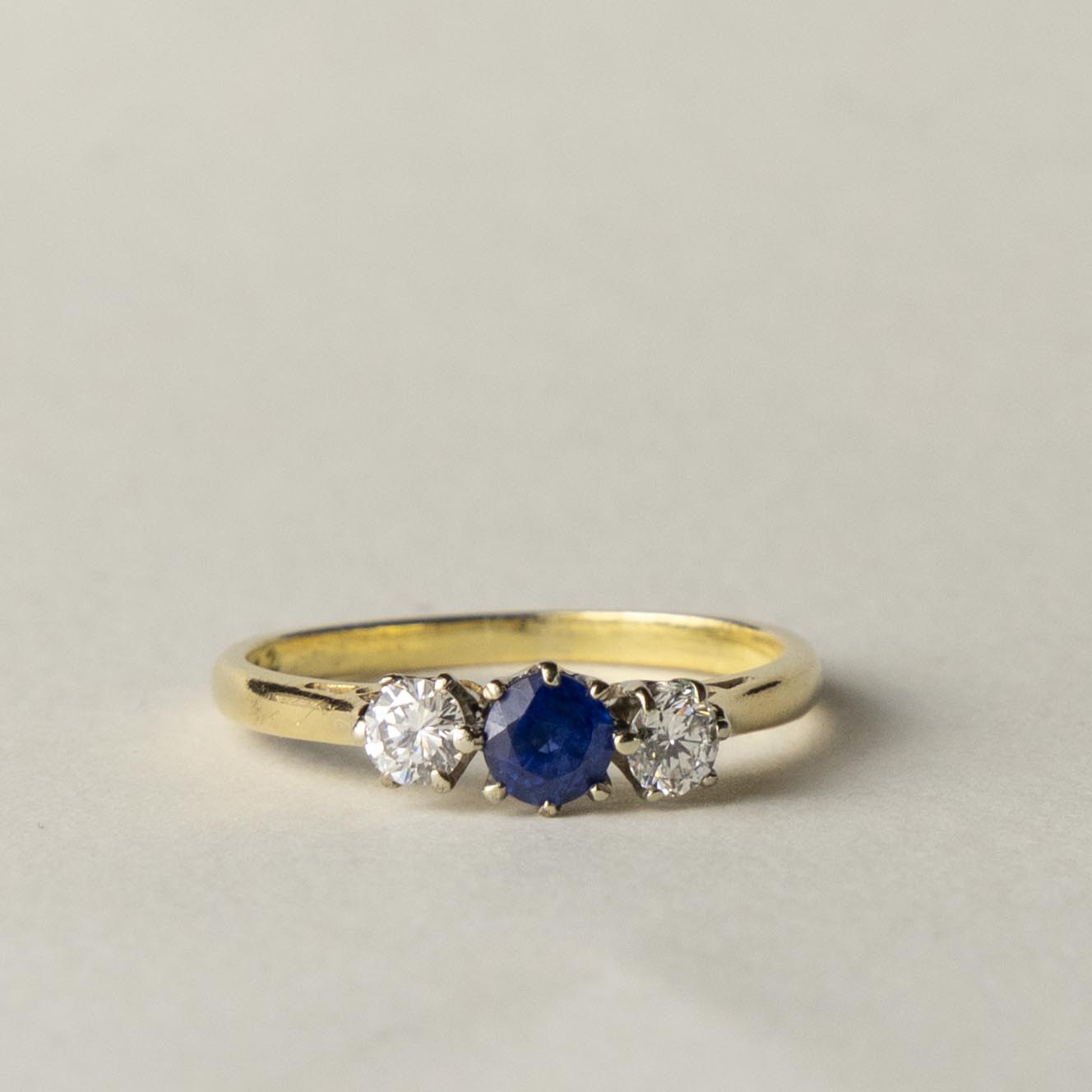 18ct sapphire & diamond trilogy