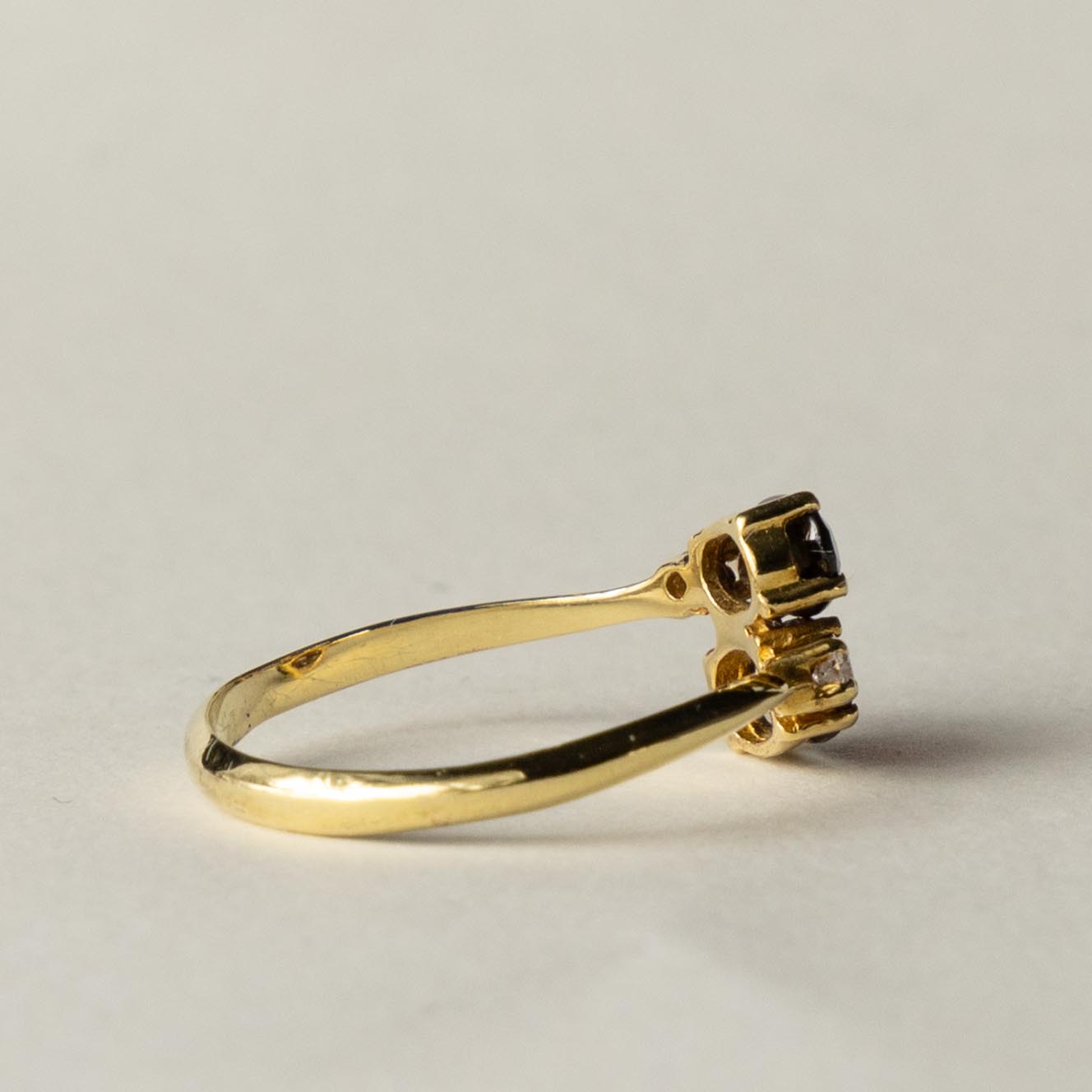 18ct garnet & diamond ring