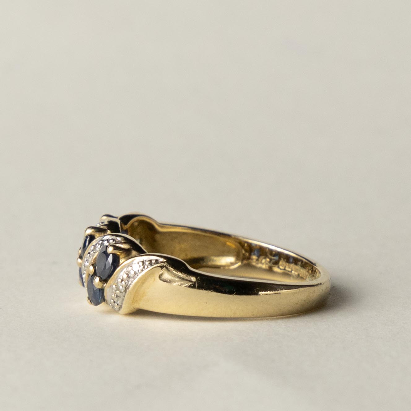 9ct sapphire & diamond band ring