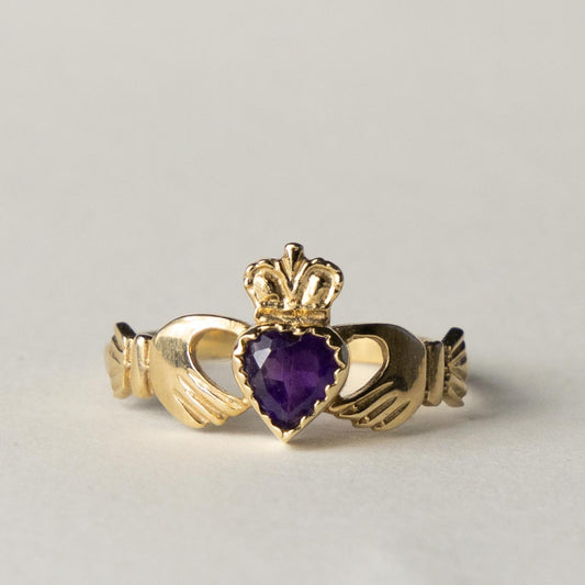 9ct claddagh amethyst ring