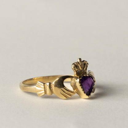 9ct claddagh amethyst ring