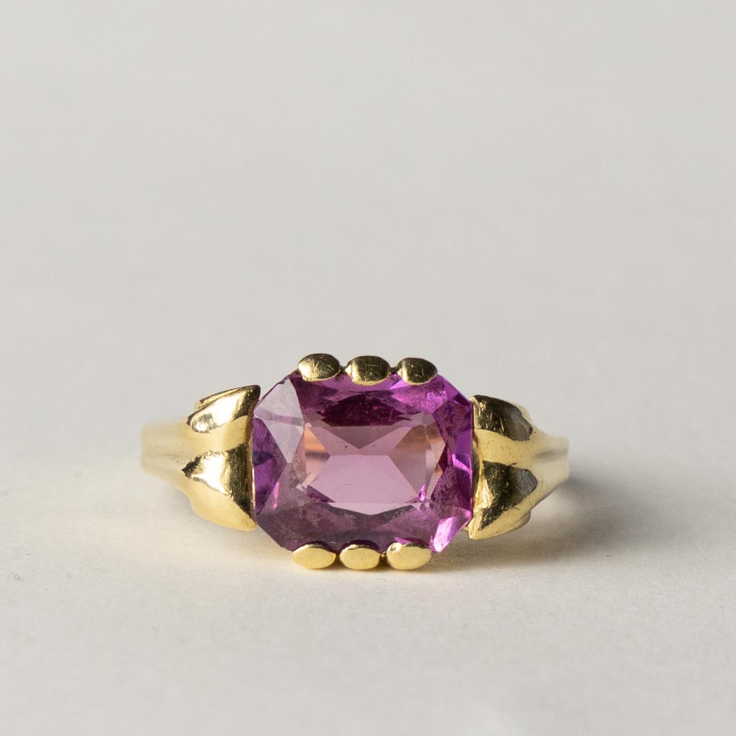 18ct Art Deco amethyst ring