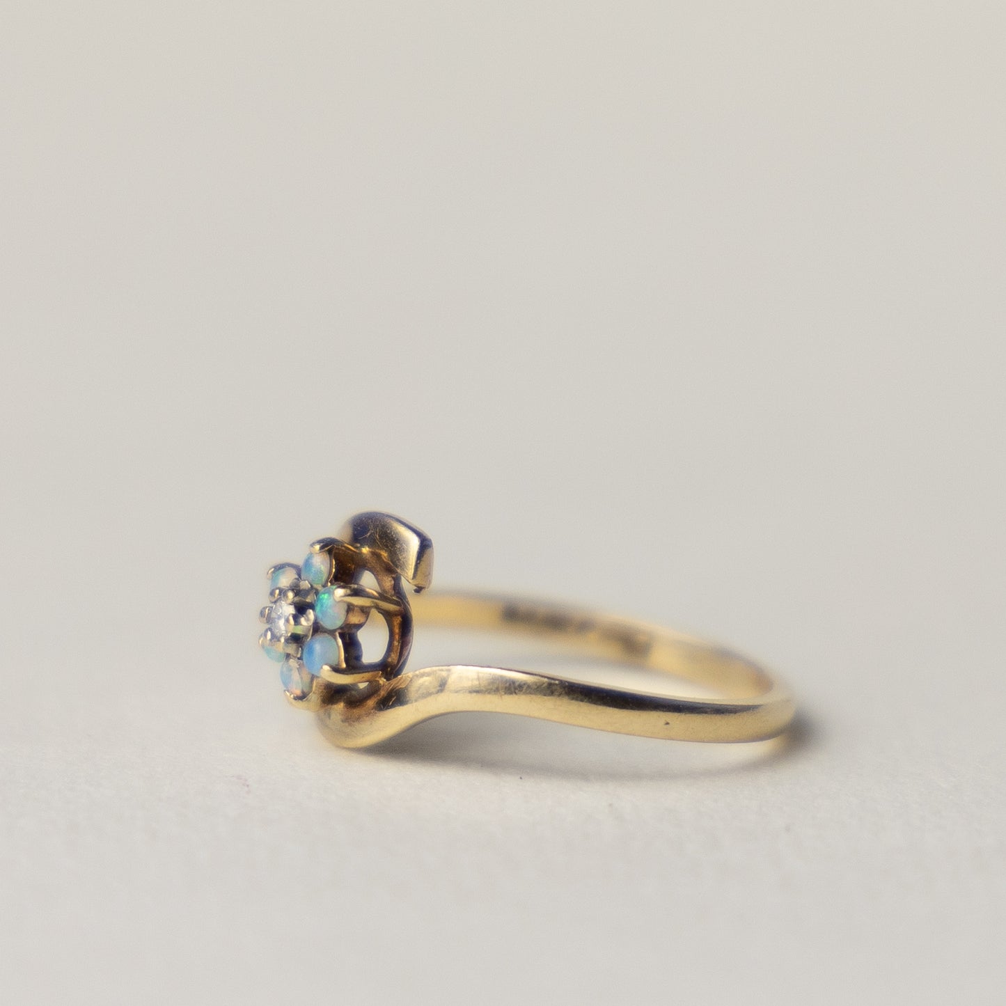 9 carat opal and diamond ring