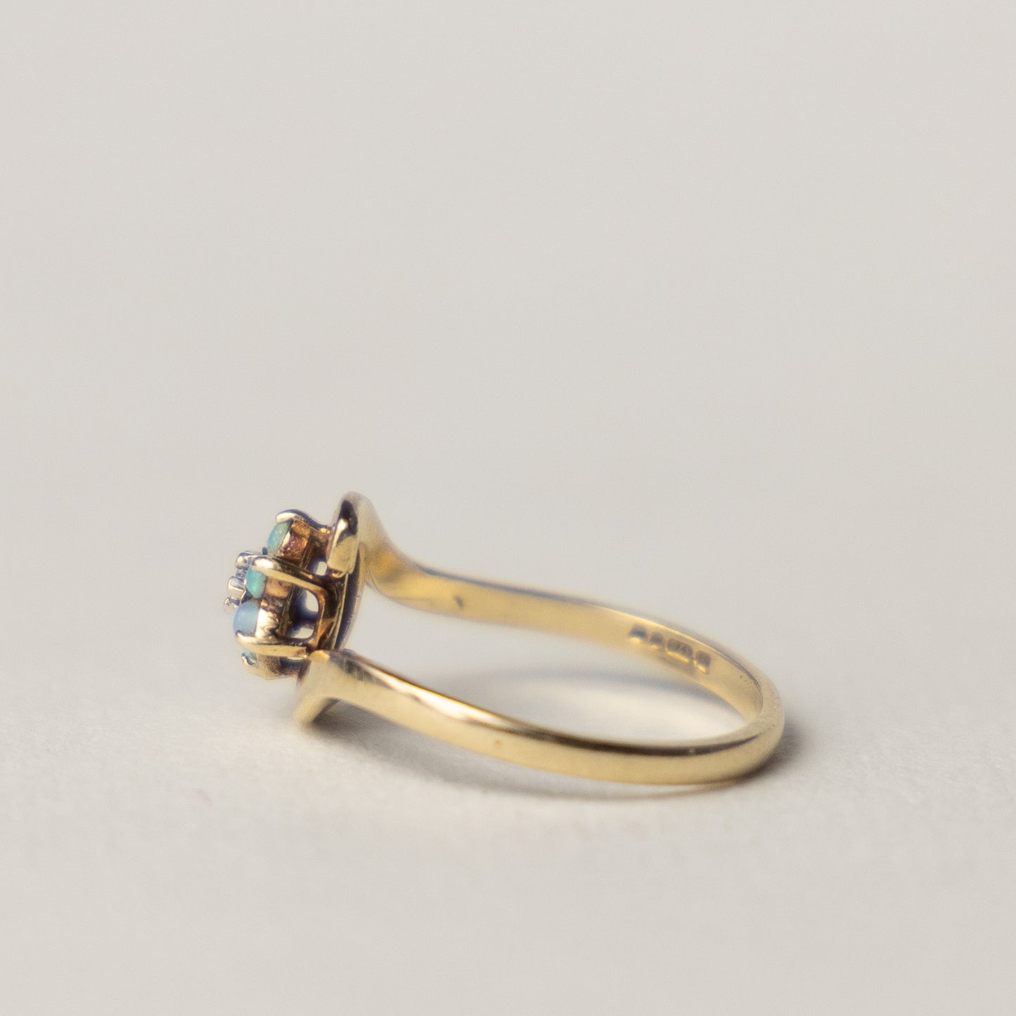 9 carat opal and diamond ring
