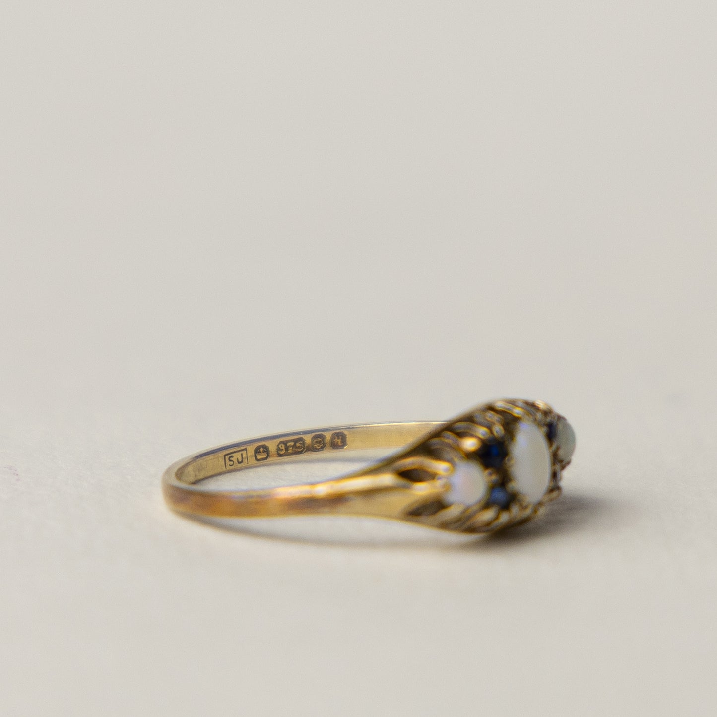 9 carat opal and sapphire ring