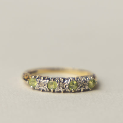 9 carat peridot and diamond ring