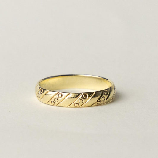 14ct patterned band ring