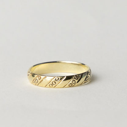 14ct patterned band ring