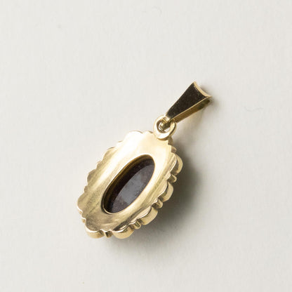 14ct garnet pendant