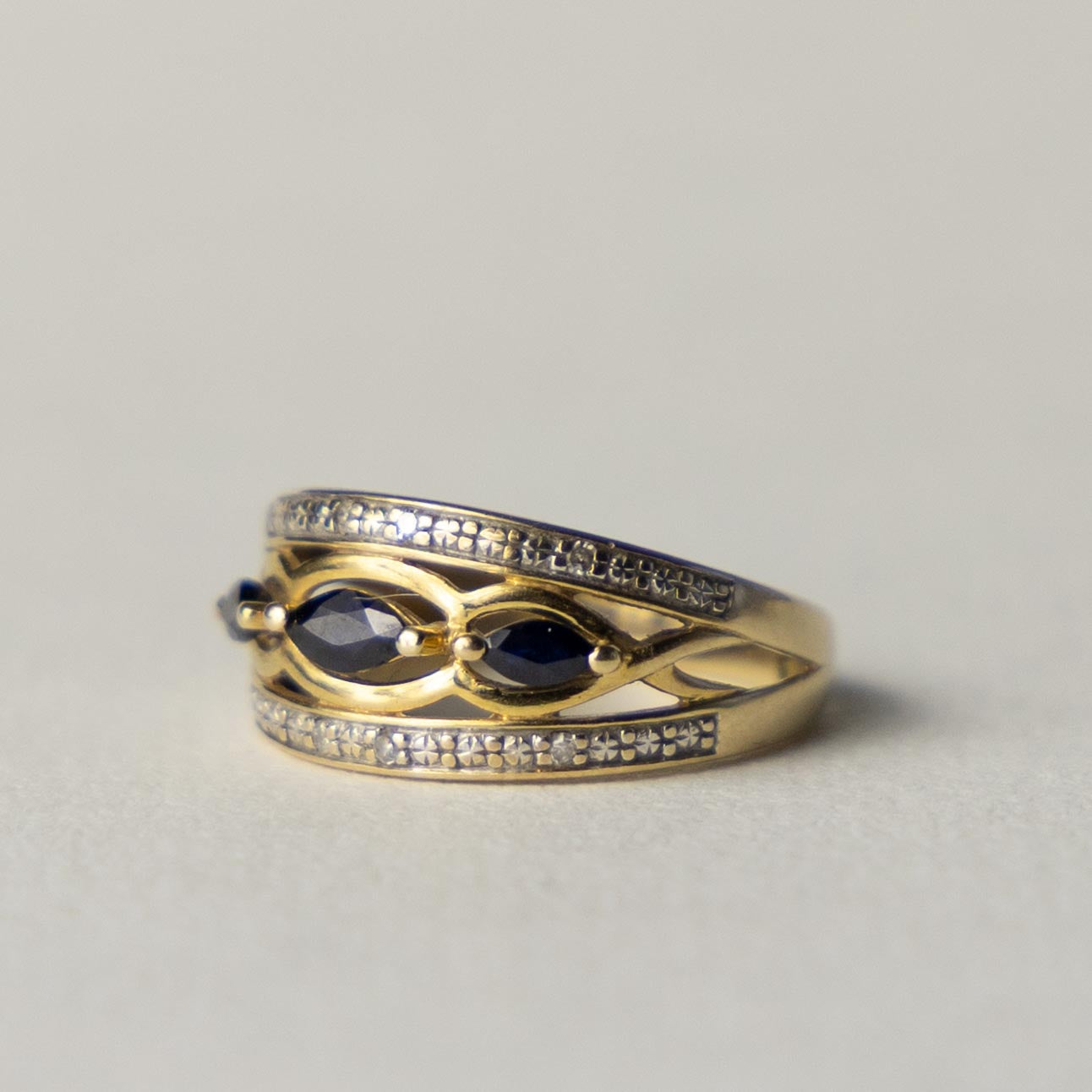 9ct sapphire & diamond band ring