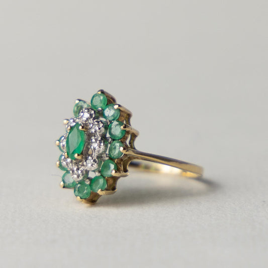9ct emerald & diamond cluster