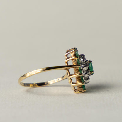 9ct emerald & diamond cluster