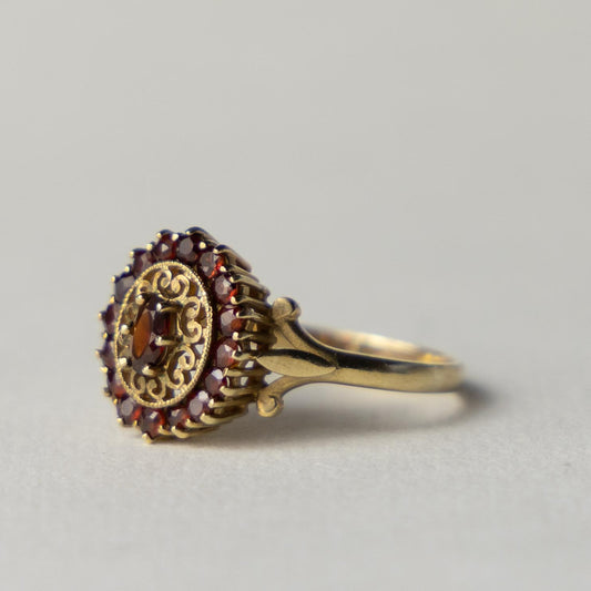 9ct garnet cluster ring
