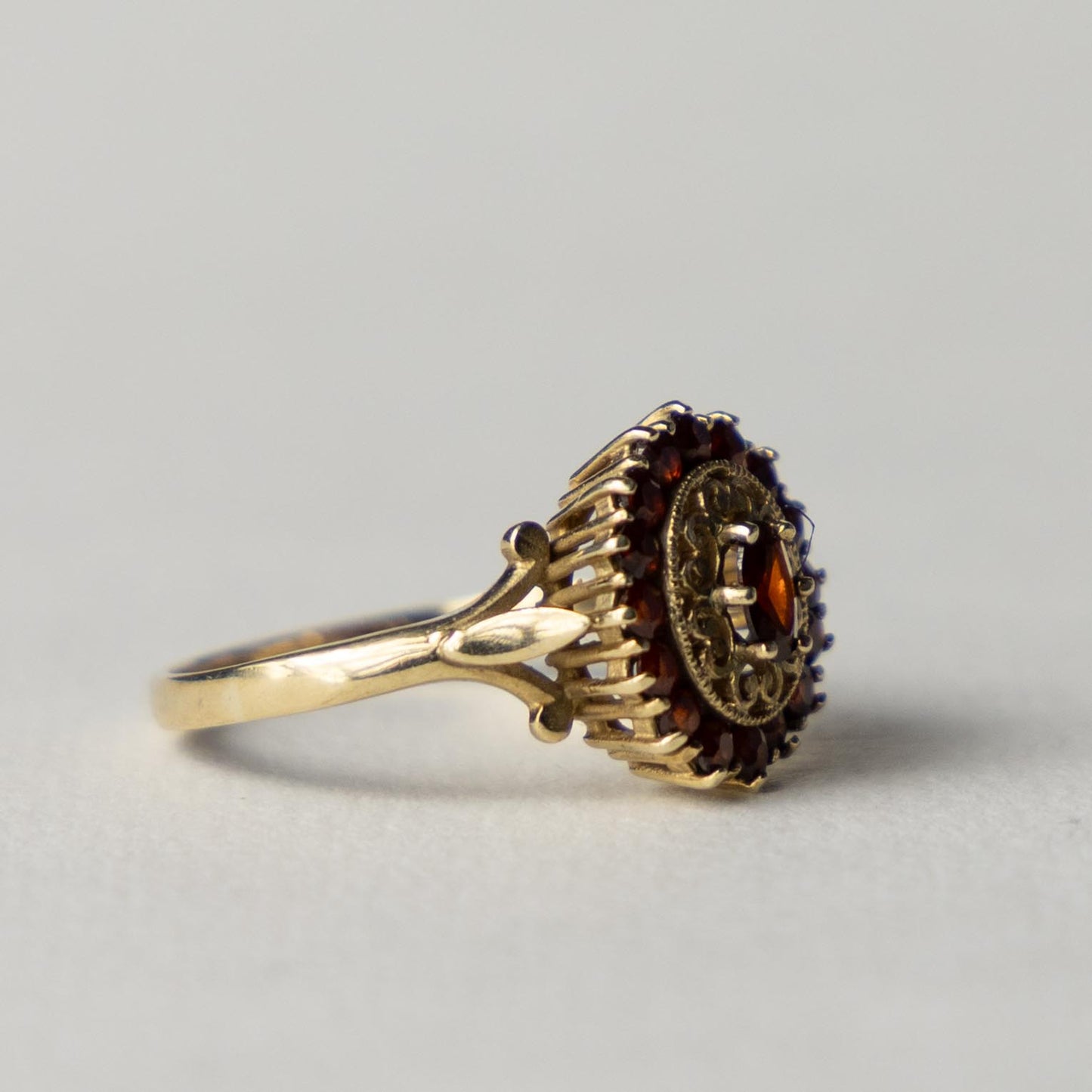 9ct garnet cluster ring
