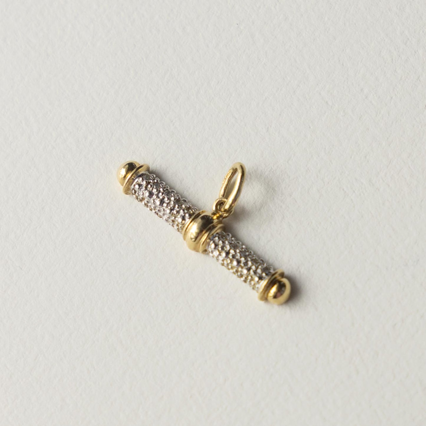 9ct t-bar diamond pendant