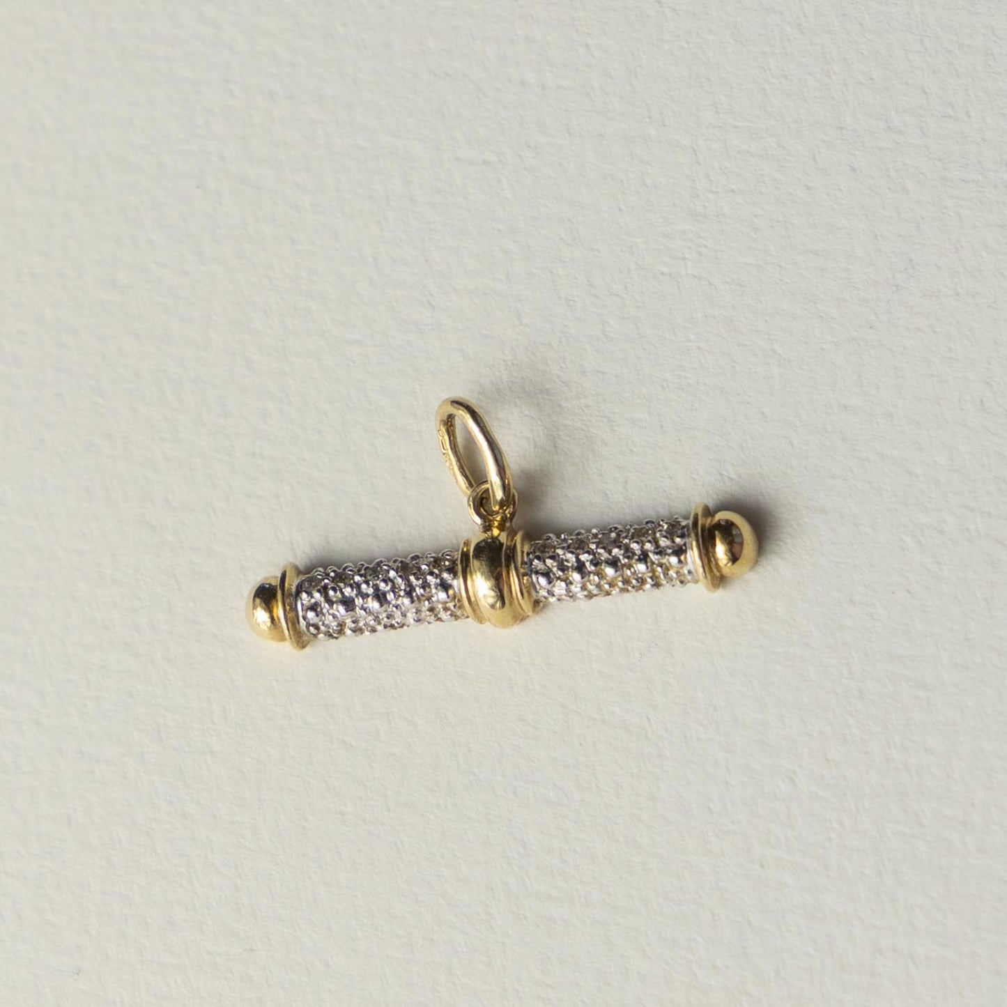 9ct t-bar diamond pendant