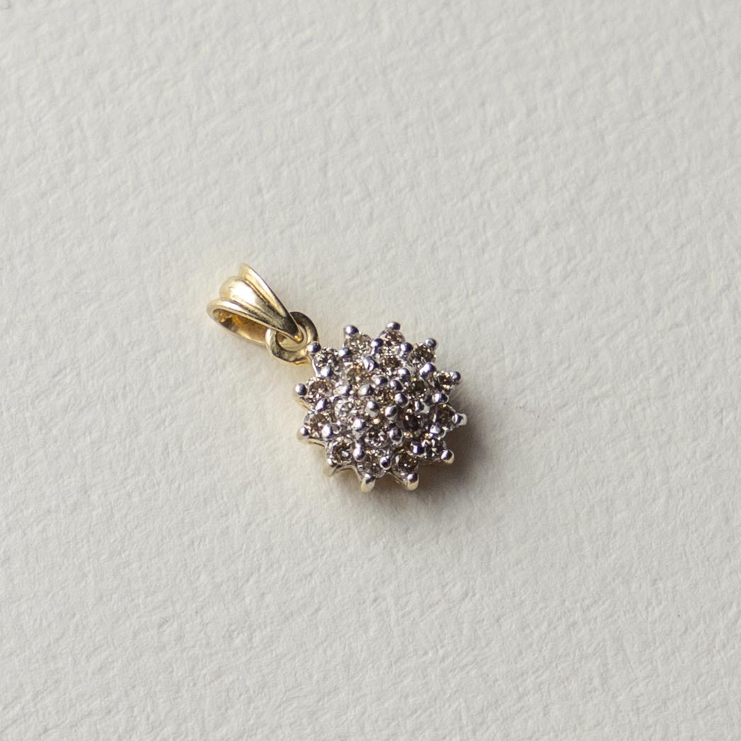 9ct diamond cluster pendant