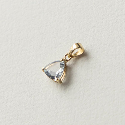 9ct aquamarine pendant
