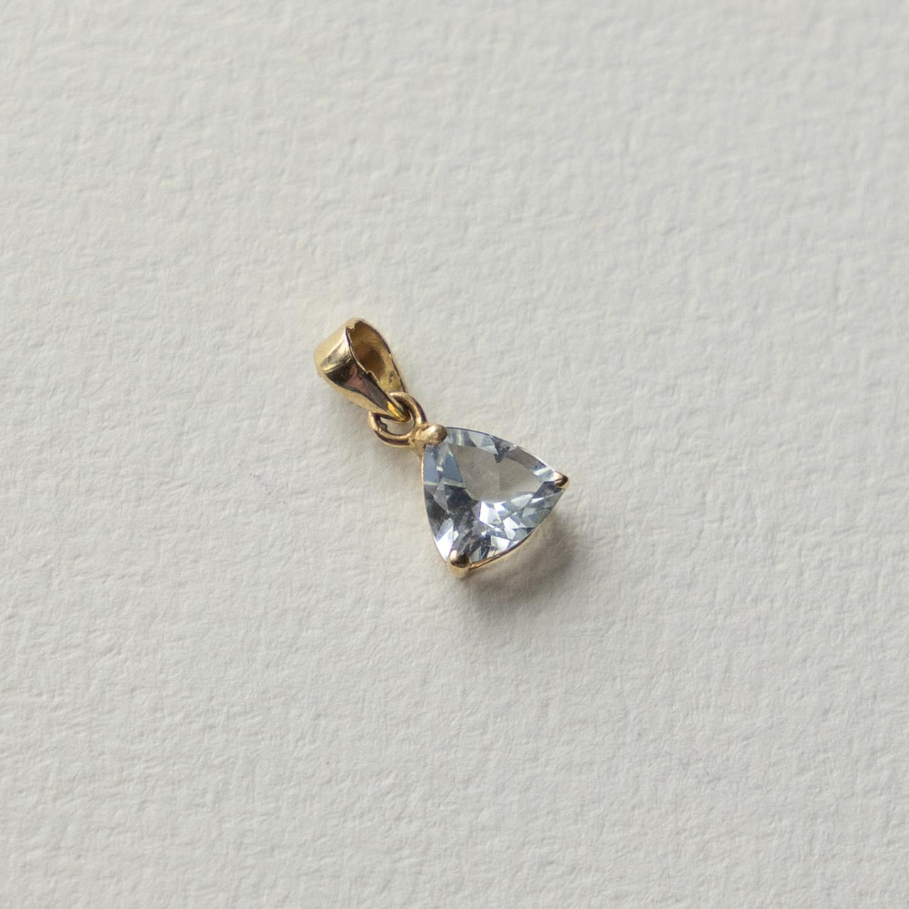 9ct aquamarine pendant