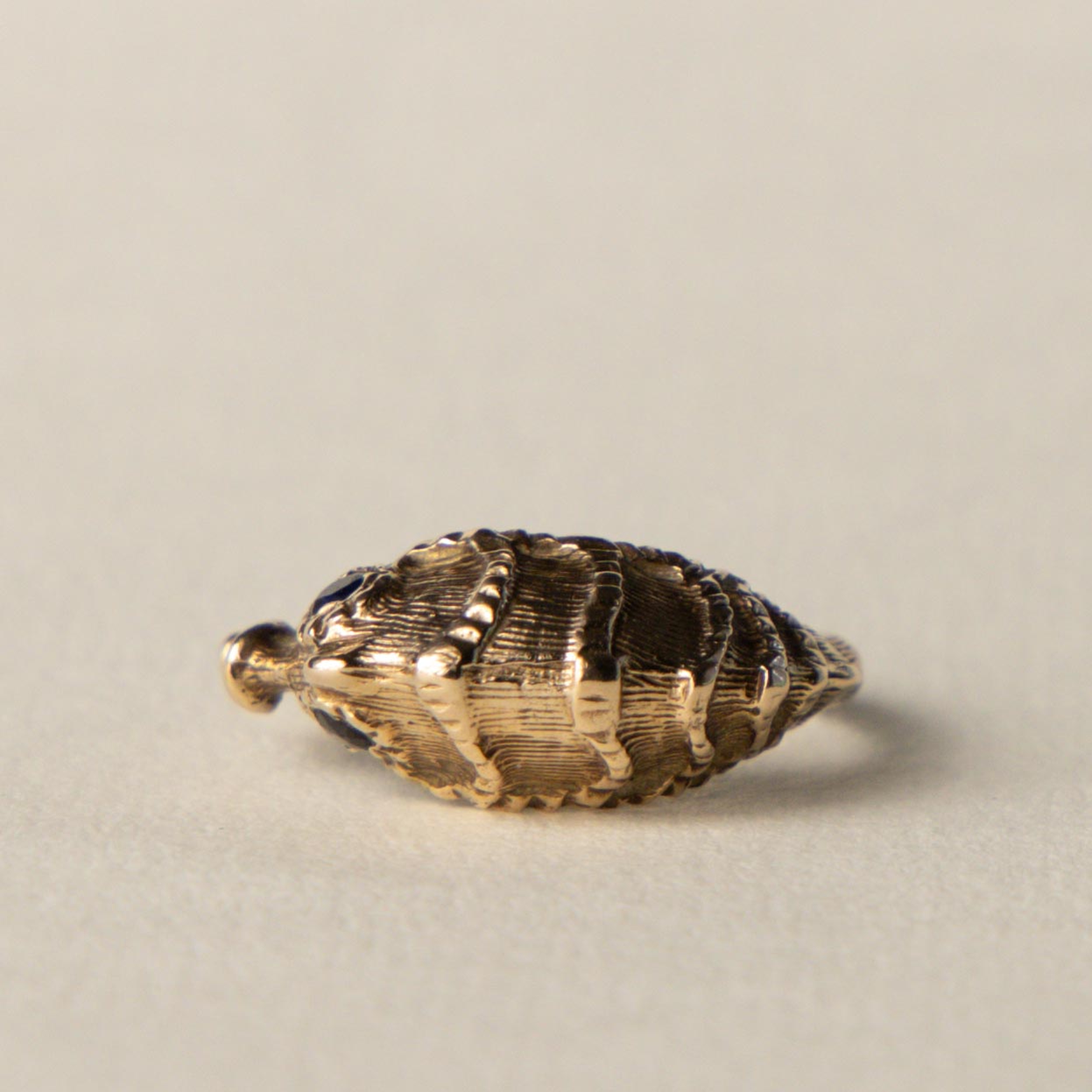 9ct seahorse sapphire ring