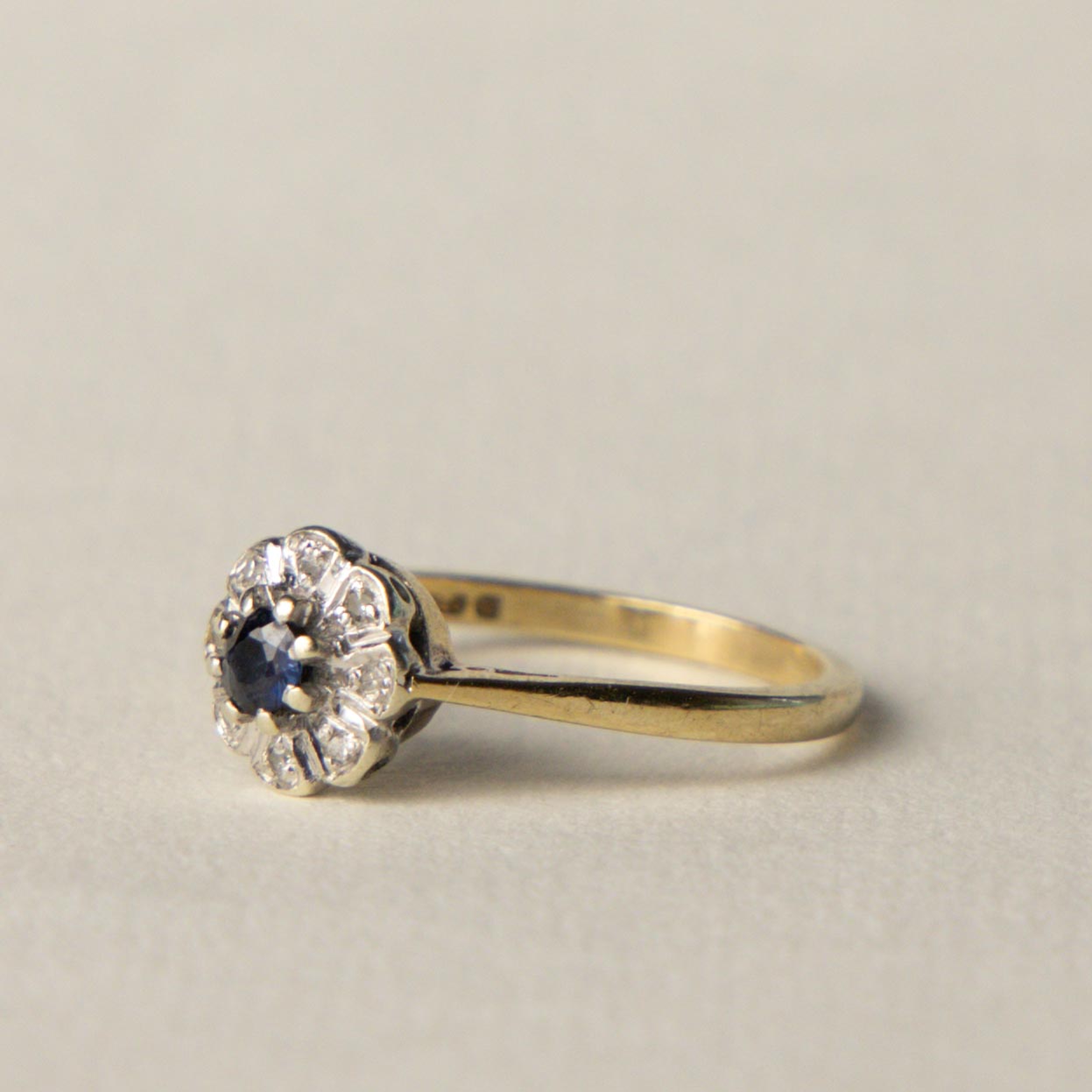 9ct sapphire & diamond flower cluster ring