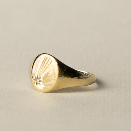 9ct diamond starburst signet ring