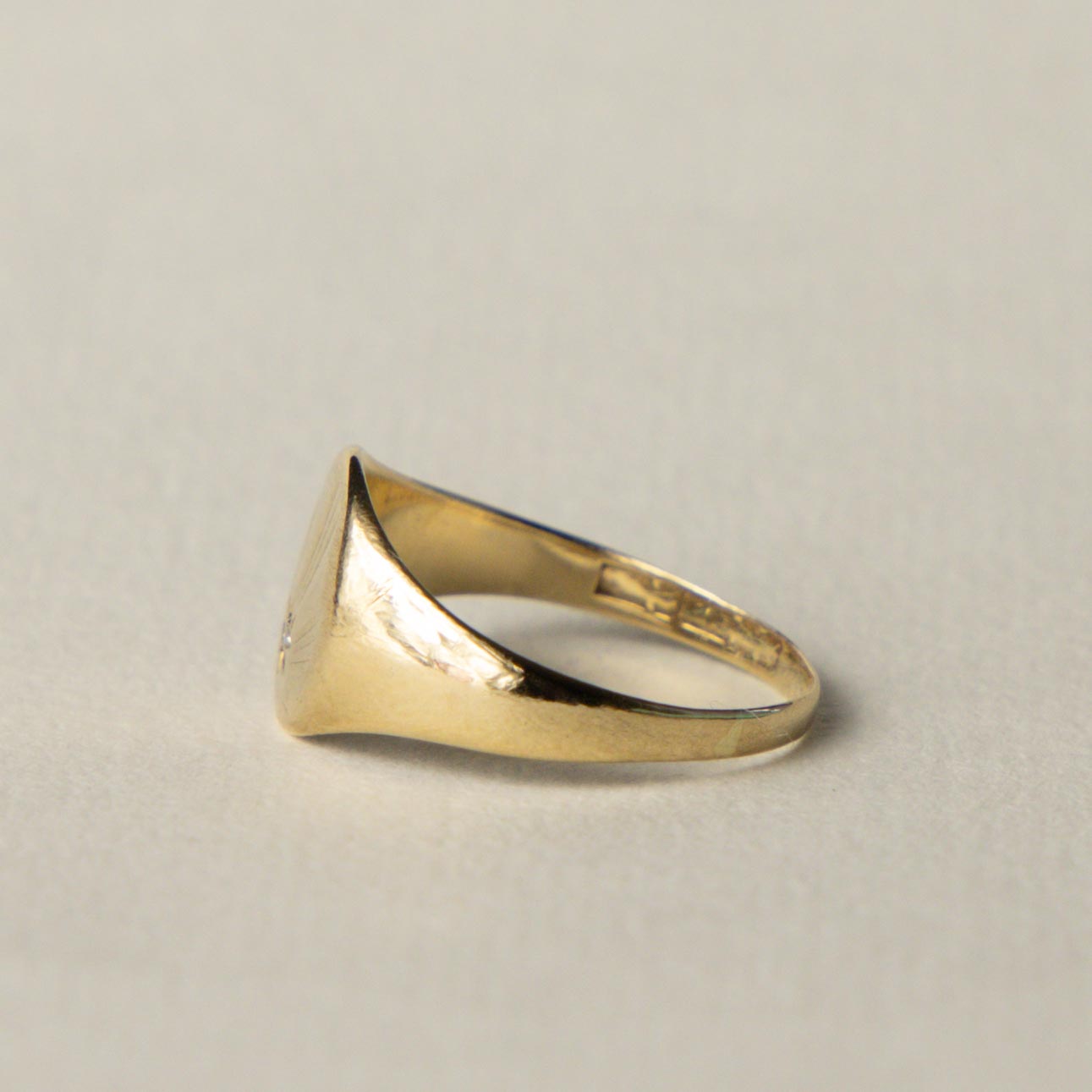 9ct diamond starburst signet ring