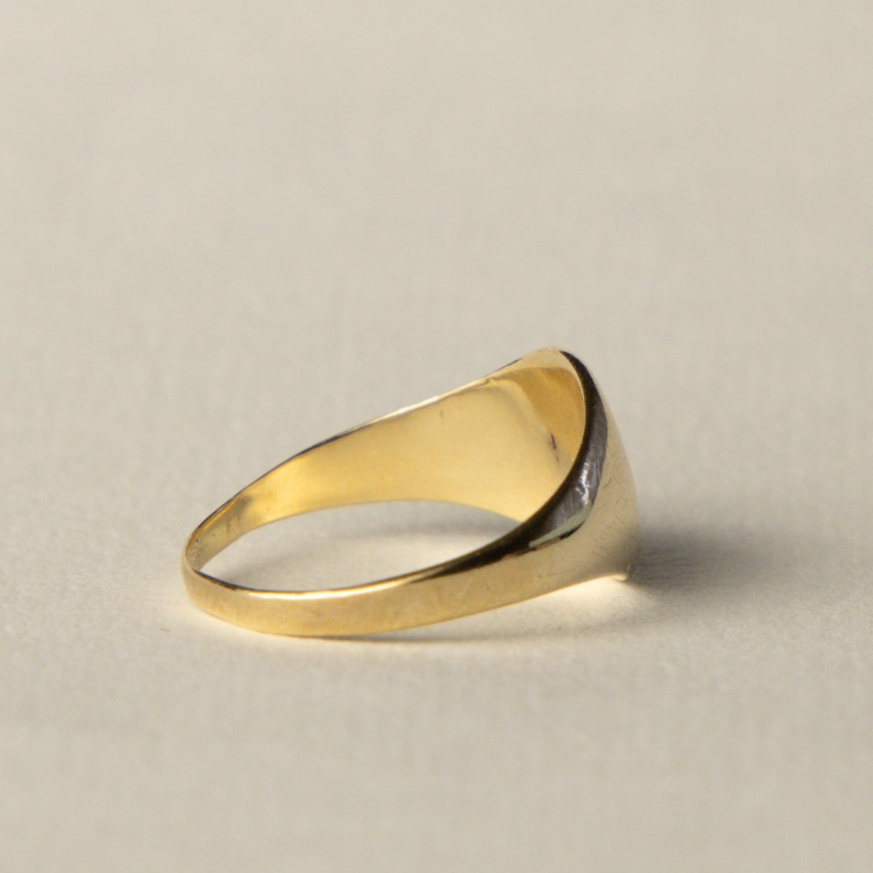 9ct diamond starburst signet ring