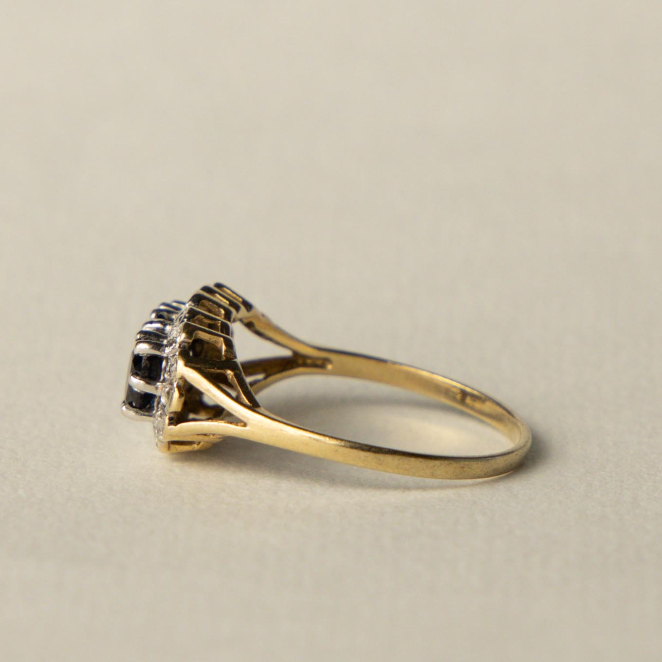 9ct trilogy sapphire & diamond