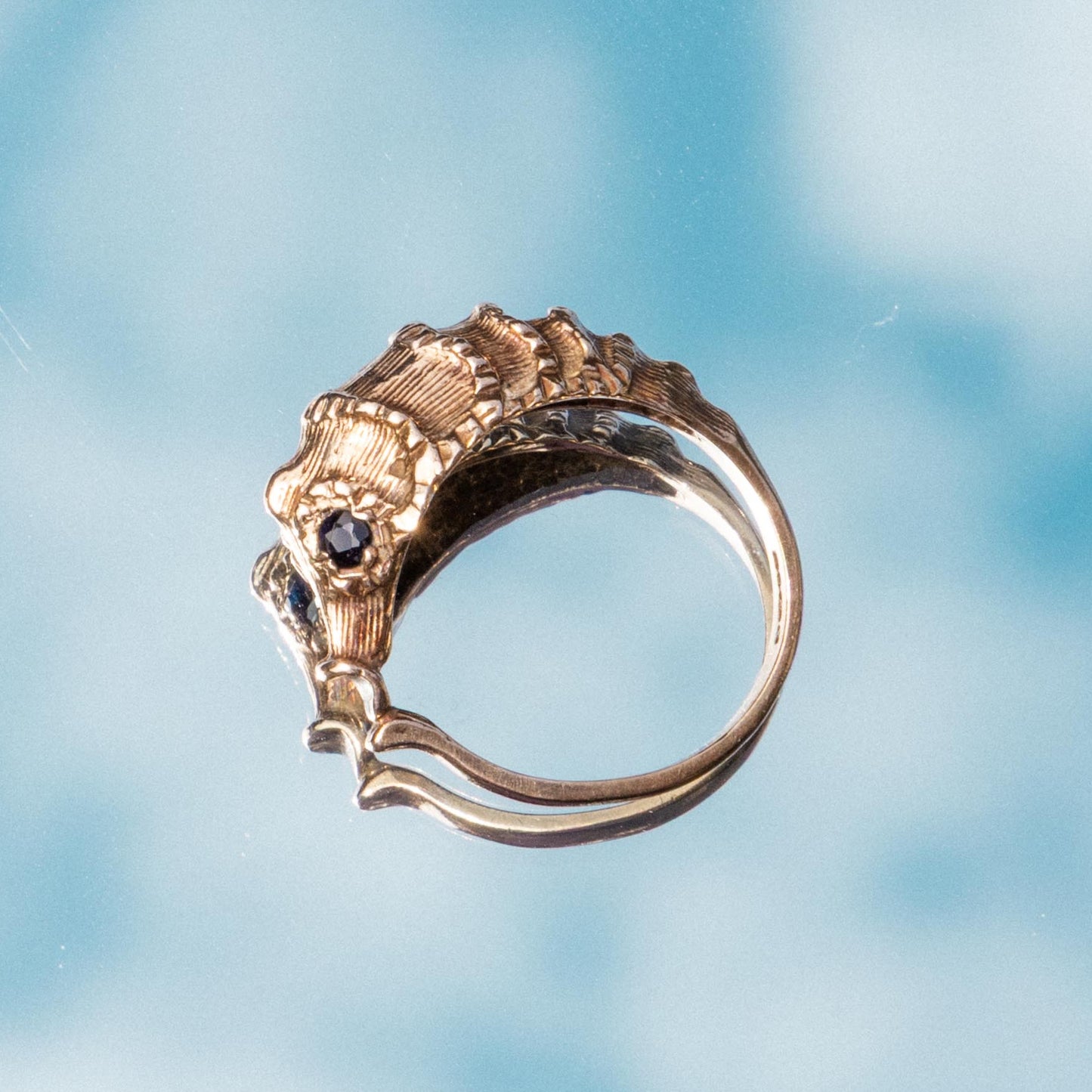 9ct seahorse sapphire ring