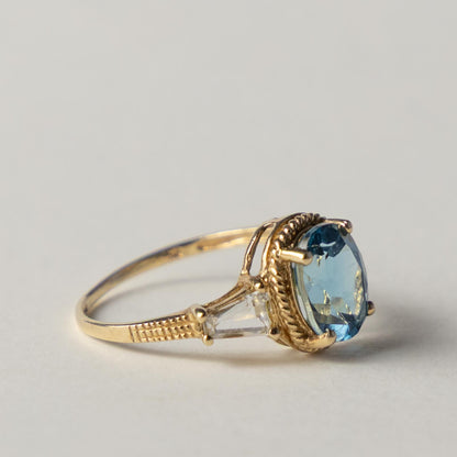 9ct blue & white topaz