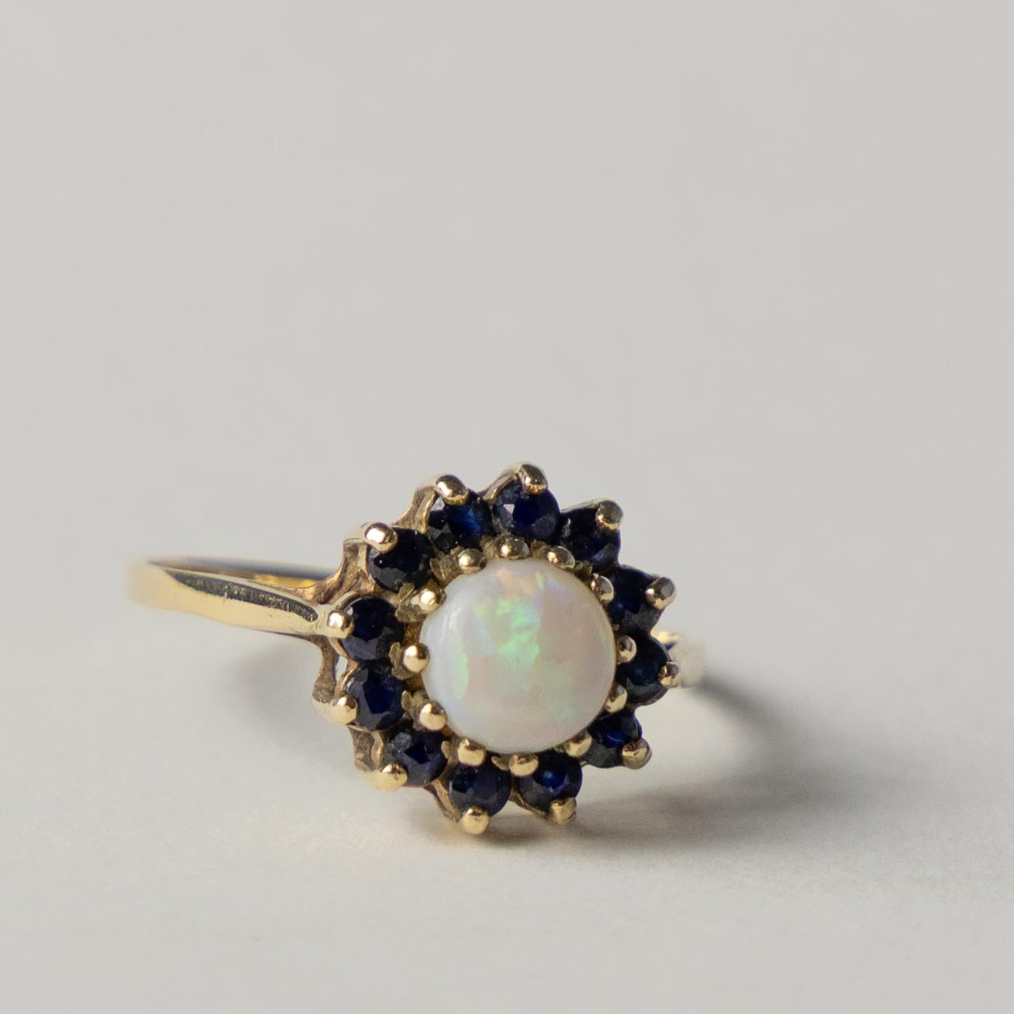 9ct opal & sapphire cluster ring
