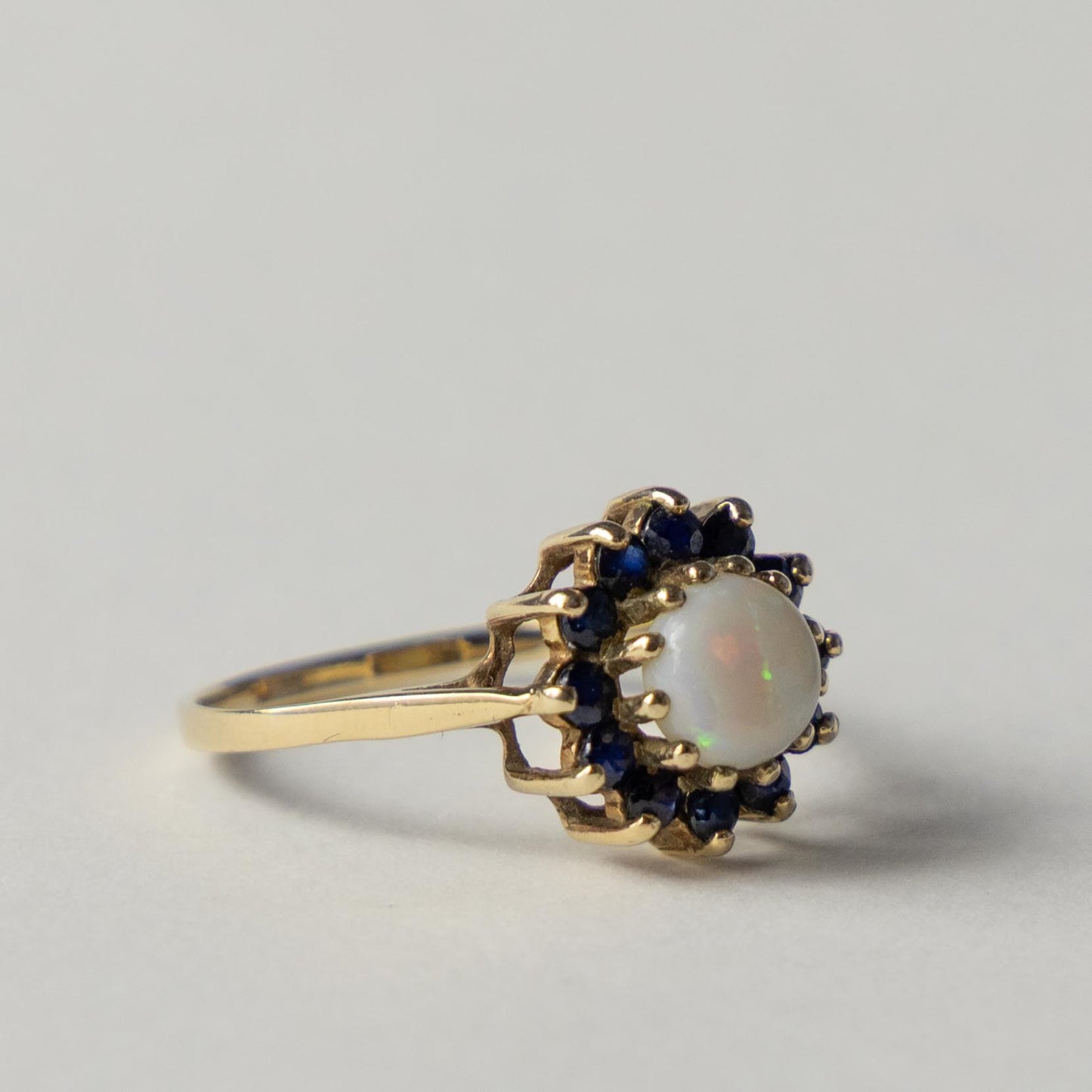 9ct opal & sapphire cluster ring