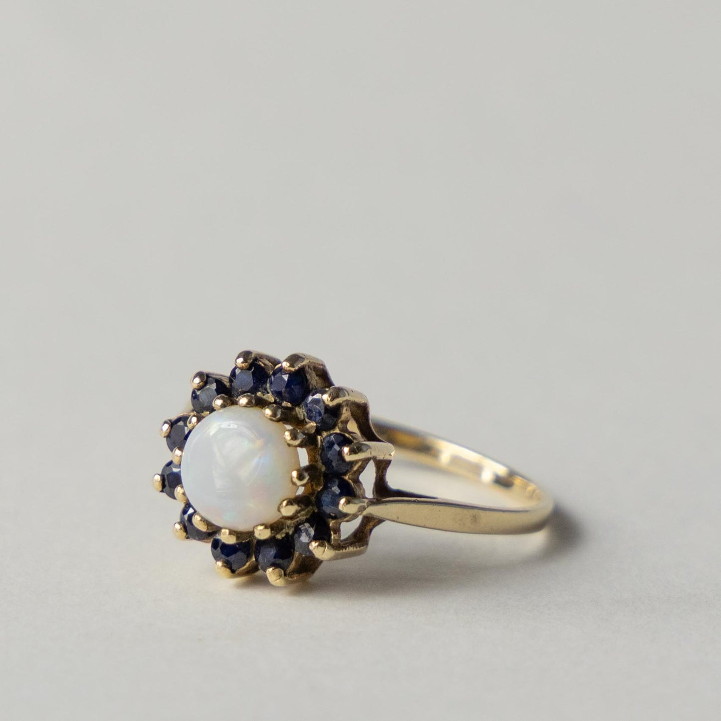 9ct opal & sapphire cluster ring
