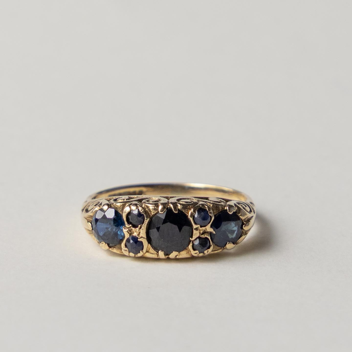 9ct sapphire boat ring