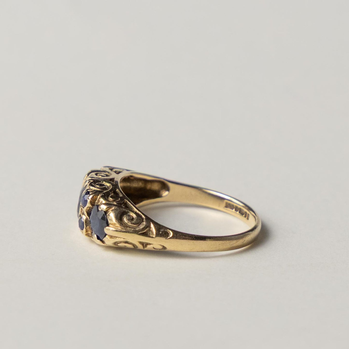 9ct sapphire boat ring