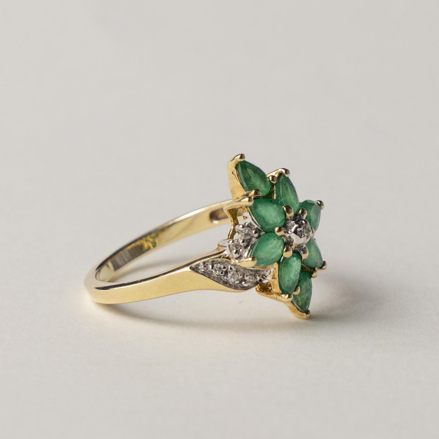 9ct emerald & diamond flower cluster ring