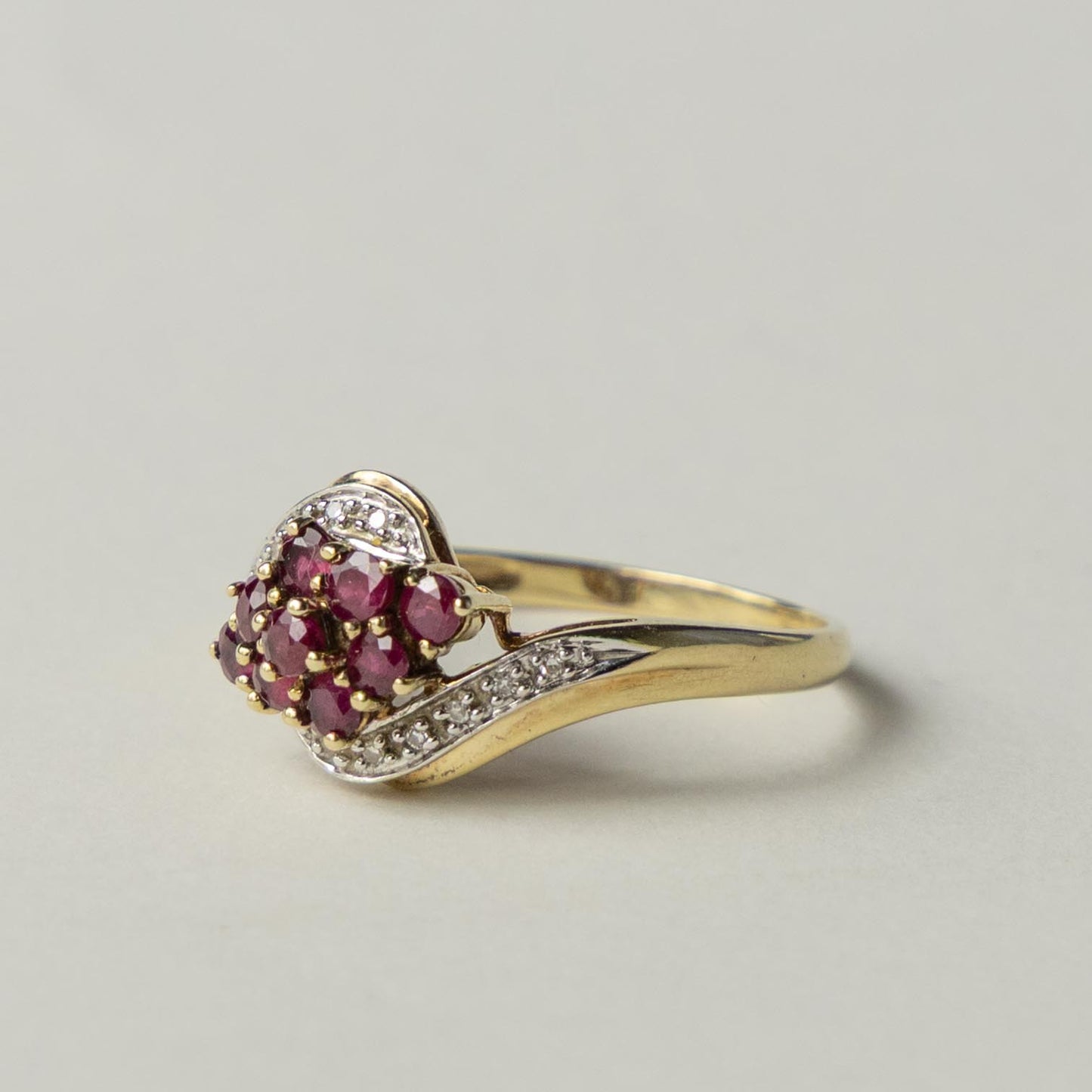 9ct ruby & diamond twist ring
