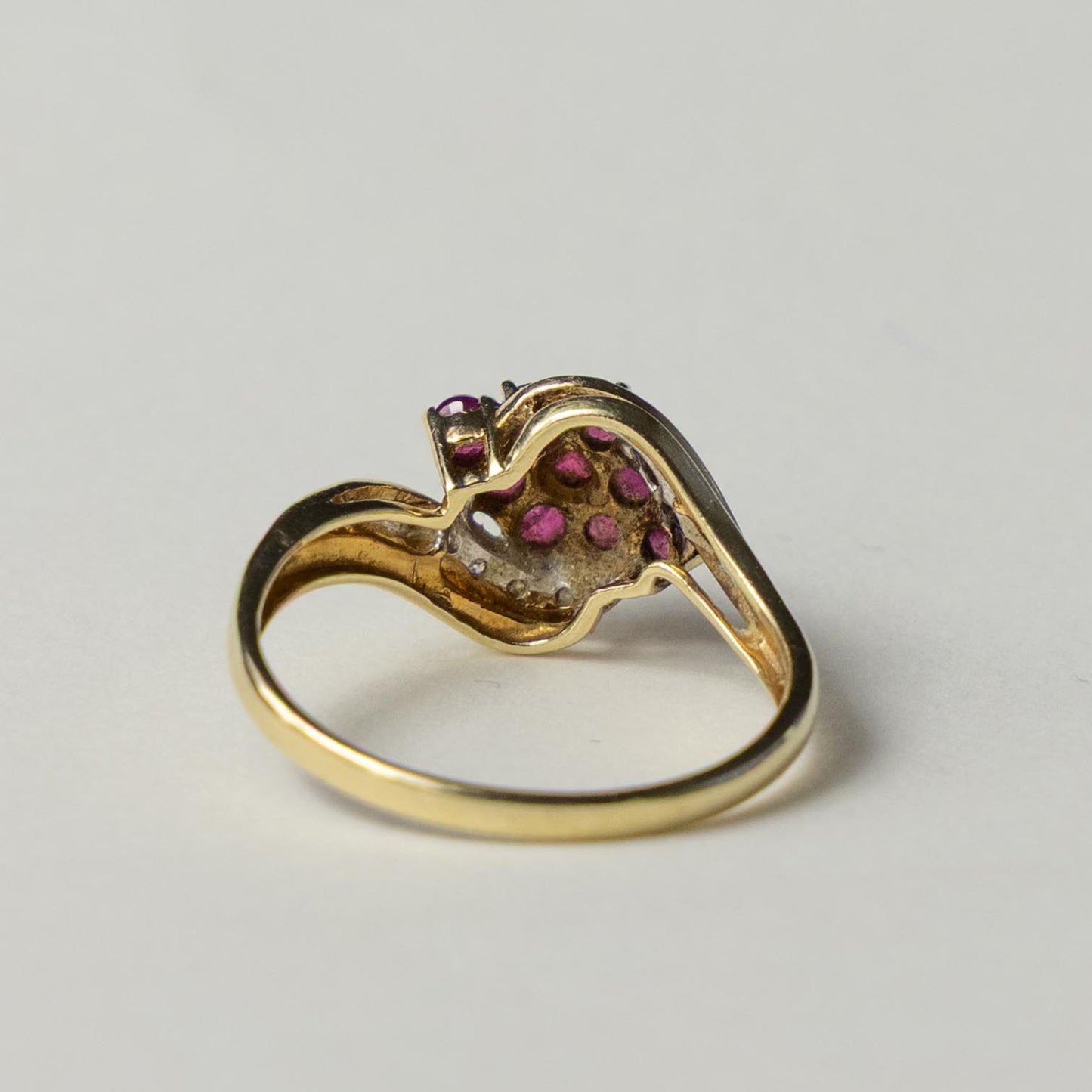 9ct ruby & diamond twist ring