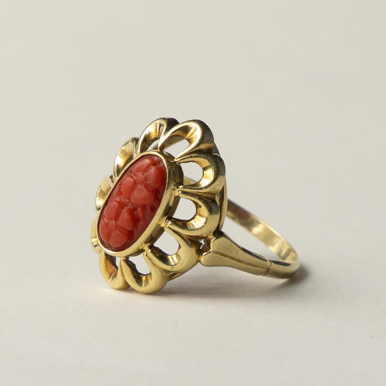 14ct flower coral ring