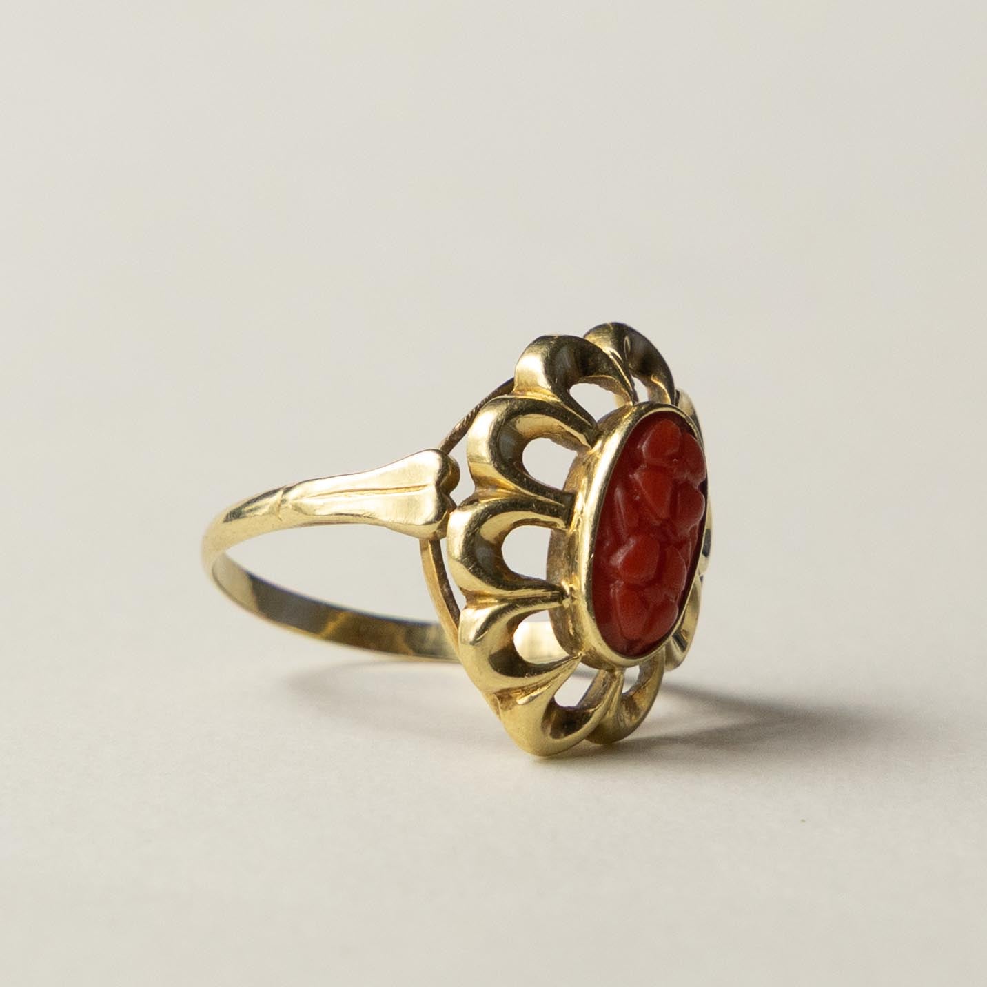 14ct flower coral ring