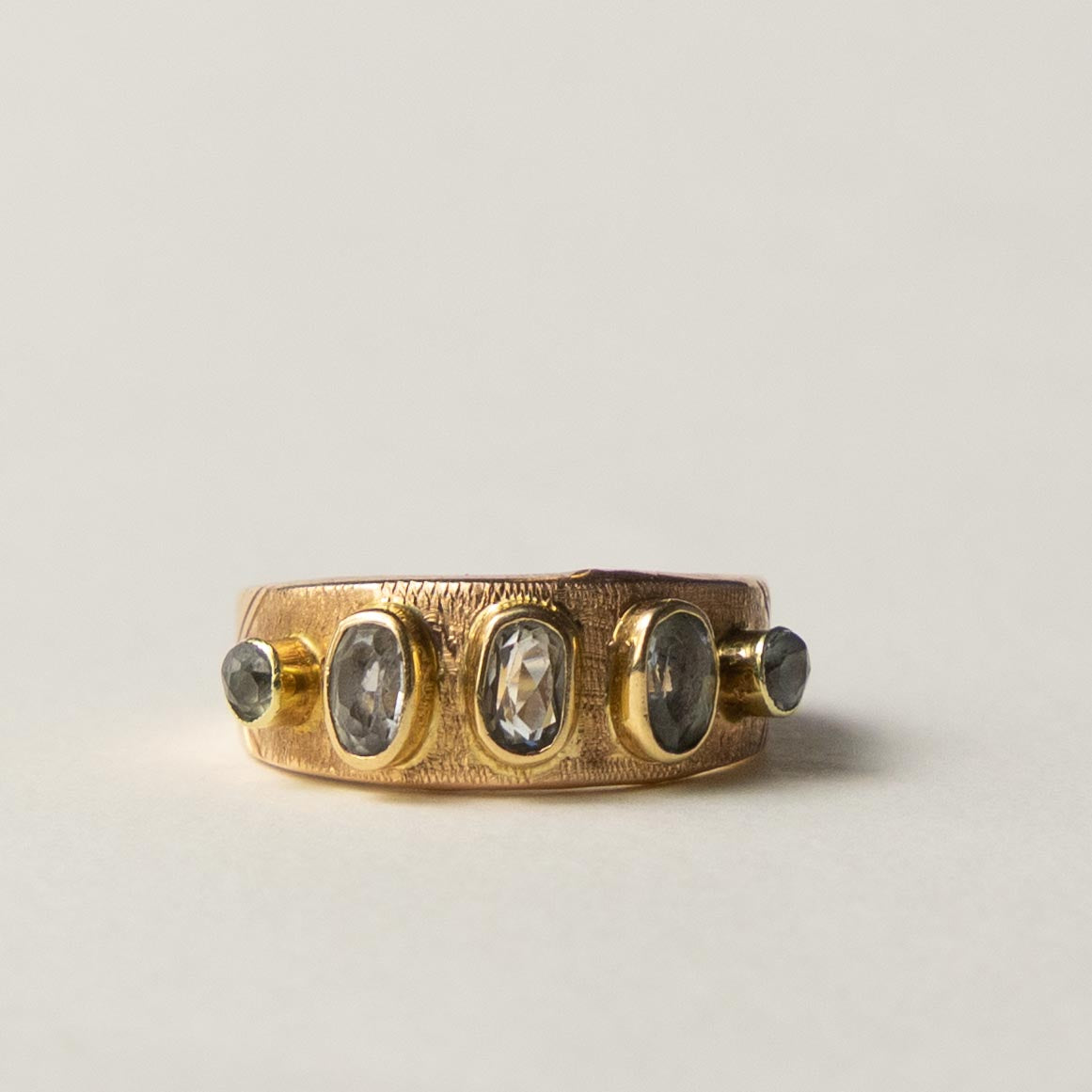 14ct gold aquamarine ring