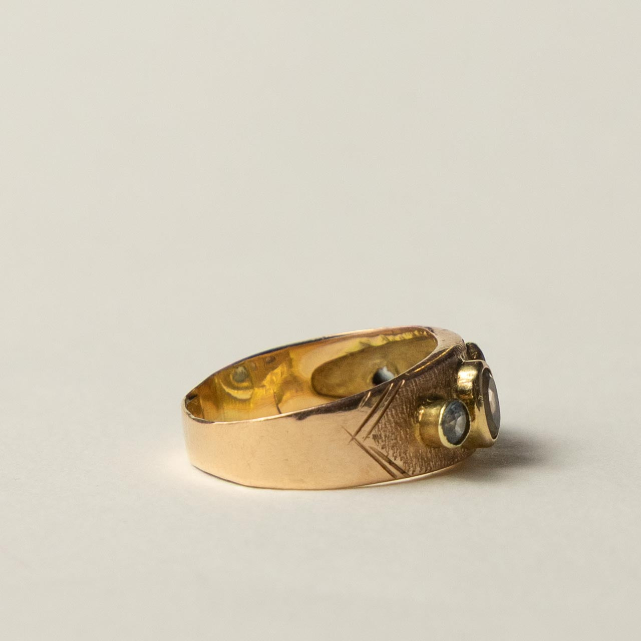 14ct gold aquamarine ring